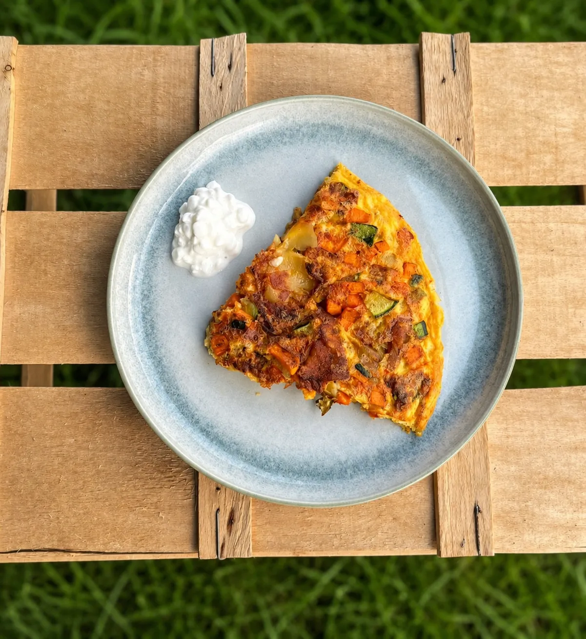Gemüse-Tortilla mit Süsskartoffel & Hüttenkäse